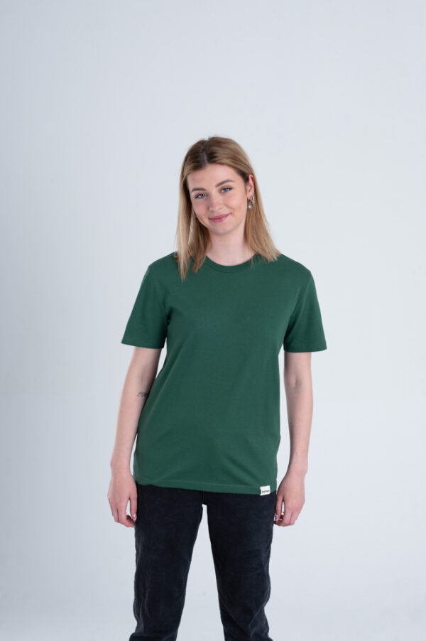 Vrouw met Duurzaam T-shirt Groen voorkant
