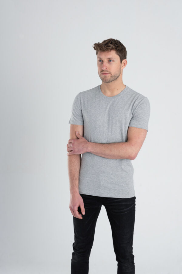 Duurzaam ondershirt / sportshirt met slim fit pasvorm grijs man