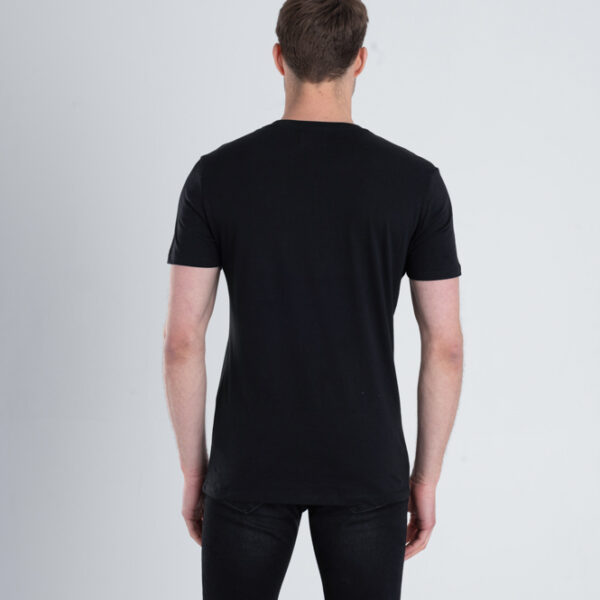 Duurzaam ondershirt / sportshirt met slim fit pasvorm zwart achterkant man