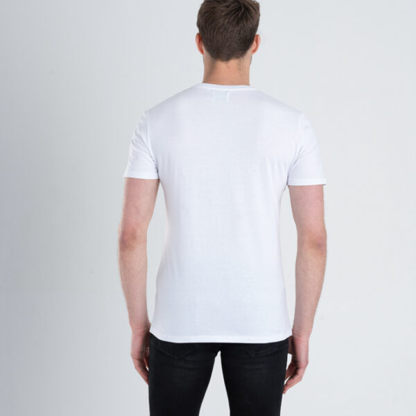 Duurzaam ondershirt / sportshirt met slim fit pasvorm wit achterkant man