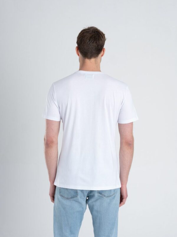 Duurzaam ondershirt / sportshirt met V-hals wit achterkant man