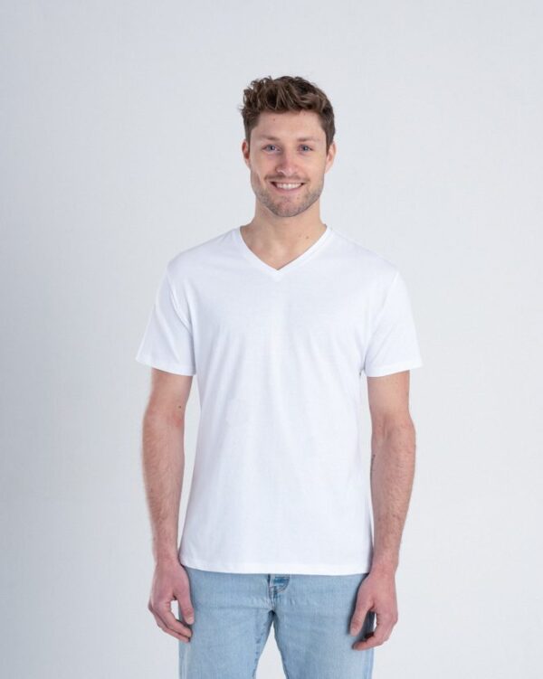 Duurzaam ondershirt / sportshirt met V-hals wit voorkant man