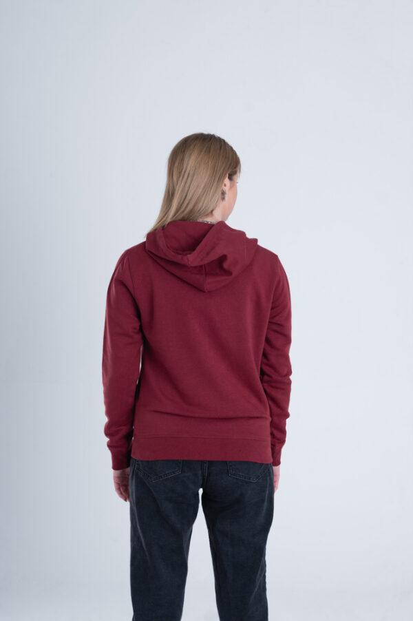 Duurzame hoodie trui bordeaux rood achterkant vrouw