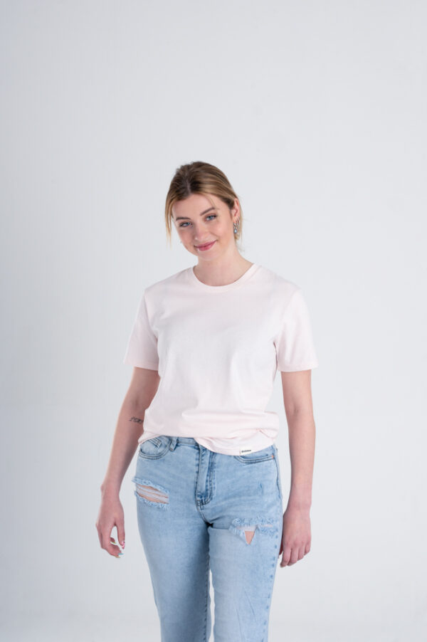 Sustainable women's clothing: light pink ladies T-shirt